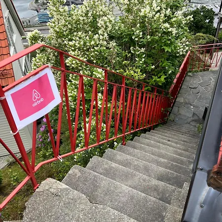 Fin Leilighet Med Parkering! Bergen Exterior photo